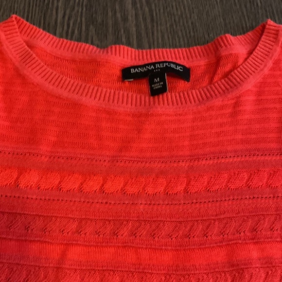 Banana Republic Factory lightweight 3/4 sleeve sweater. Size M. Red. - Picture 12 of 15